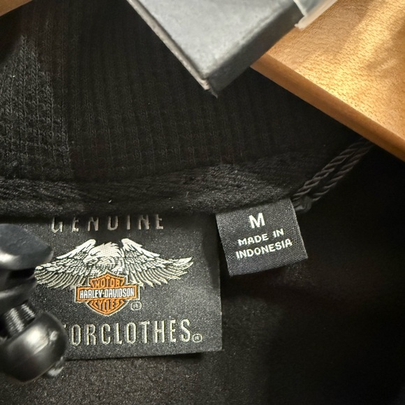 Harley-Davidson Black Bomber Jacket with Gold Details - Picture 6 of 7